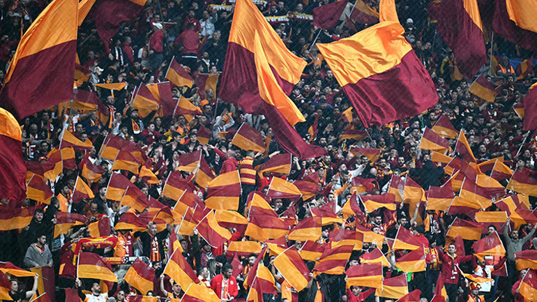 Galatasarayın tarihi Juventus zaferi sonrasında övgü yağdı: Galatasaray maçı rakibini ezerek kazandı Tarihe tanıklık ettik, Zoru, kolay gösterdiler