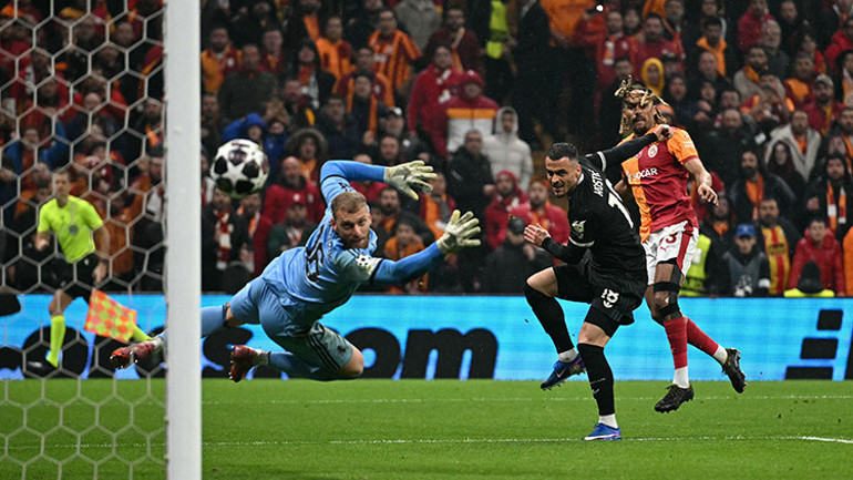 Galatasarayın tarihi Juventus zaferi sonrasında övgü yağdı: Galatasaray maçı rakibini ezerek kazandı Tarihe tanıklık ettik, Zoru, kolay gösterdiler