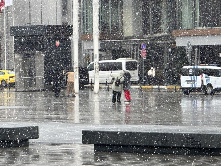 Meteoroloji saat verdi: Kuvvetli sağanak ve fırtına geliyor | Bu illerde yaşayanlar dikkat: Sel, su baskını, yıldırım, yerel dolu yağışı, heyelan...