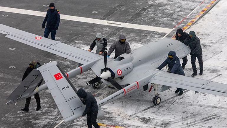  Zorlu hava koşullarında kusursuz gösteri