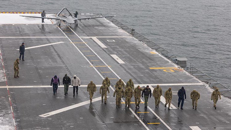  Zorlu hava koşullarında kusursuz gösteri