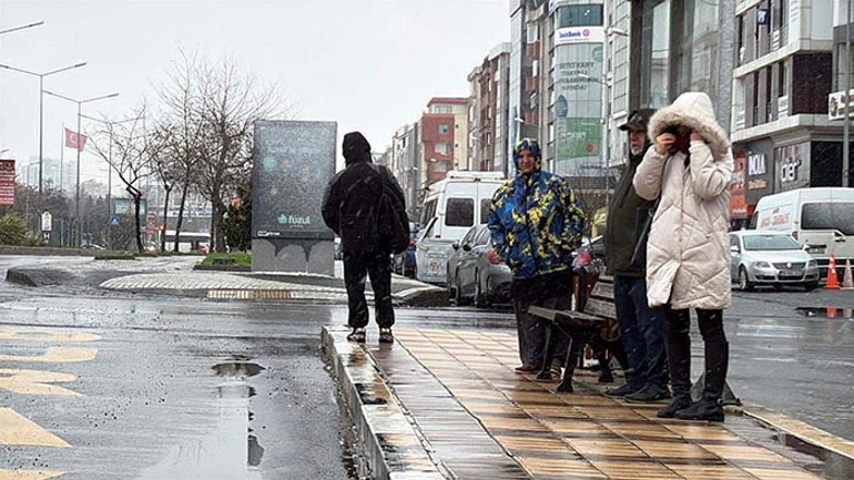 Meteoroloji saat verdi: Kuvvetli sağanak ve fırtına geliyor | Bu illerde yaşayanlar dikkat: Sel, su baskını, yıldırım, yerel dolu yağışı, heyelan...