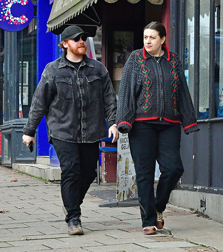 İki eski çocuk yıldız gizlice yuva kurmuştu... Sıra sıra doğan çocuklar yordu... Baba olmak beni korkuttu