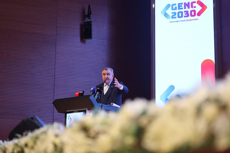 Bakan Bak: 2030’a kadar 100 bin yapay zeka girişimcisi yetiştireceğiz