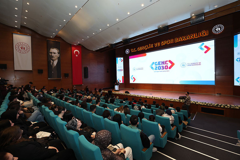 Bakan Bak: 2030’a kadar 100 bin yapay zeka girişimcisi yetiştireceğiz