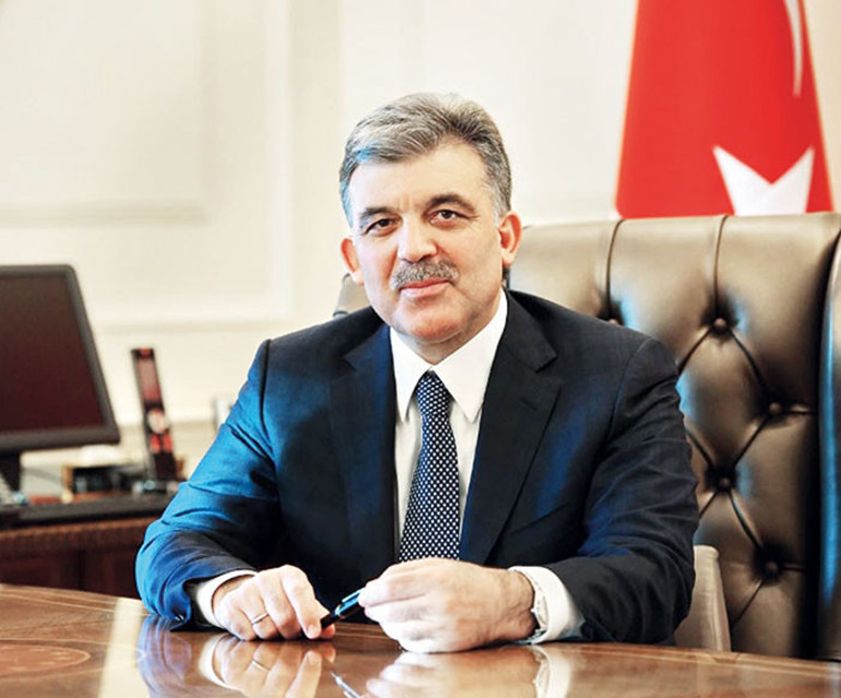 Eski Türkiye nostaljisi sürüyor: Tarkan’dan sonra laiklik bildirisi