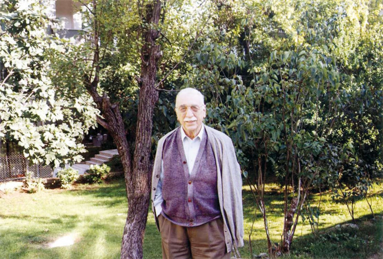 Kitaplığı Memet Fuat’ı anlatıyor