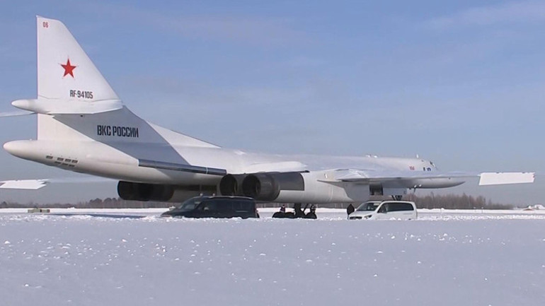 Kıyamet günü uçağı Tahranda görüldü Hamaney kaçış hazırlığı mı yapıyor İran denklemine Rusya da dahil oldu