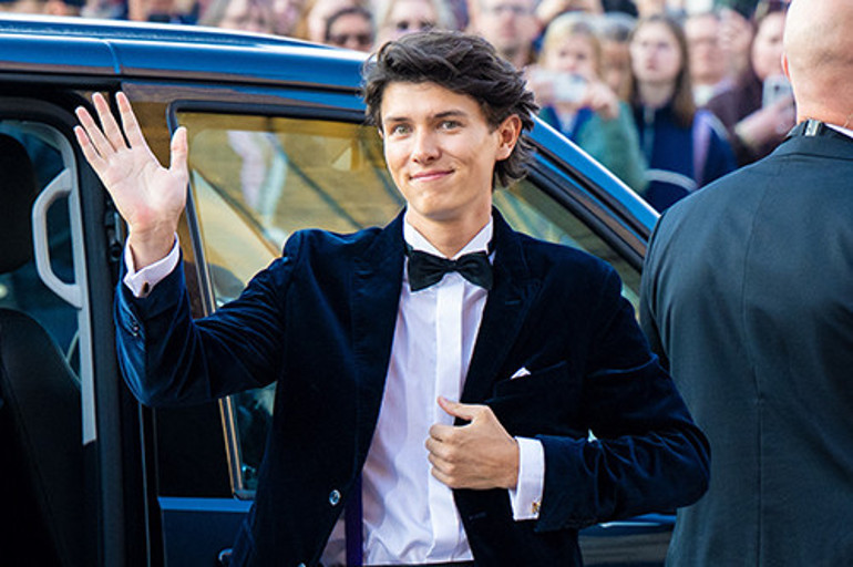  Kalbine söz dinlemeyi öğret güzel kız