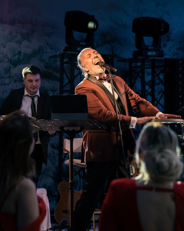 Sahnede, müzede, koridorlarda…