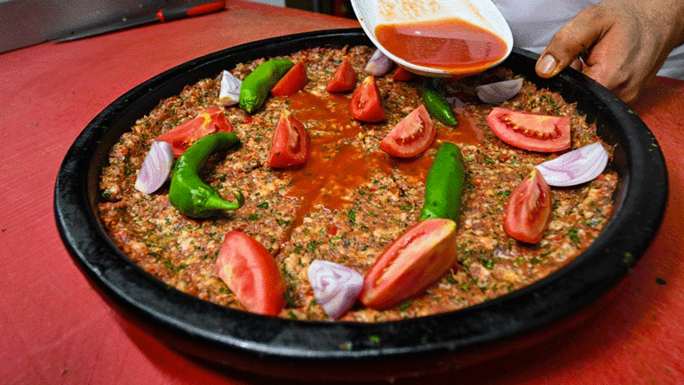 Hatay tepsi kebabı nasıl yapılır Ustasından Hatay tepsi kebabı tarifi