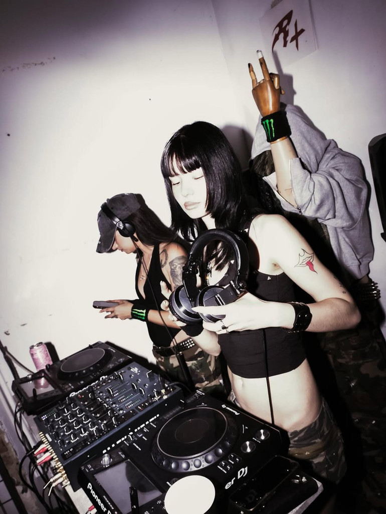 Sahnede, müzede, koridorlarda…