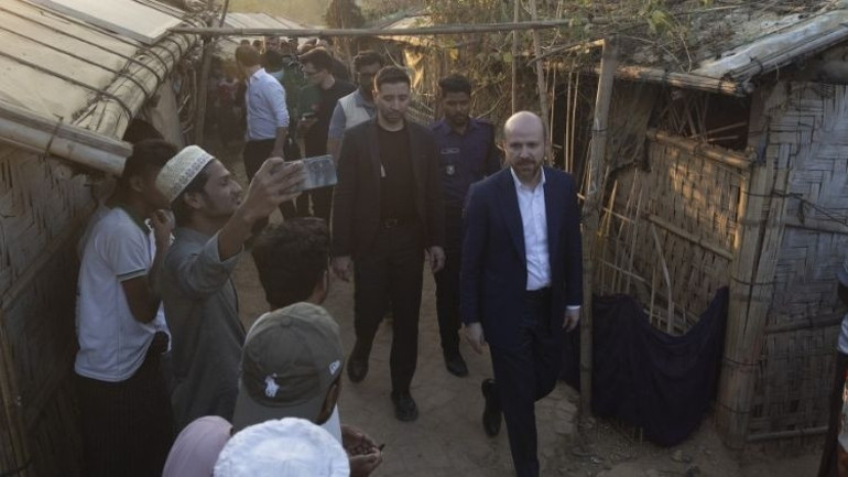 Bilal Erdoğan ile TİKA Başkanı Eren, Bangladeşte mülteci kampı ve hastane ziyaretinde bulundu
