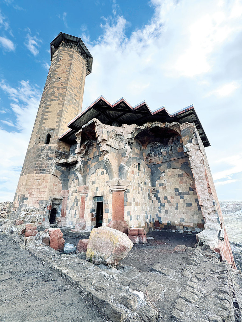  ‘asıl kapı’ Malazgirt değil Ani... Türkler Anadolu’ya buradan girmiş