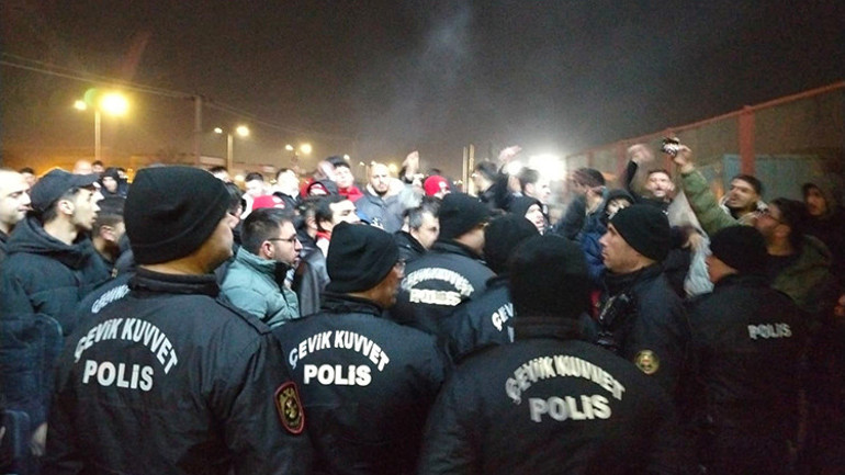 Son dakika golü sonrası Sivasspor taraftarı tesisleri bastı