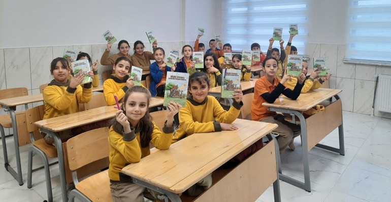 Minik kalemler iyiliğin kitabını yazdı... Bir kitap bin olacak