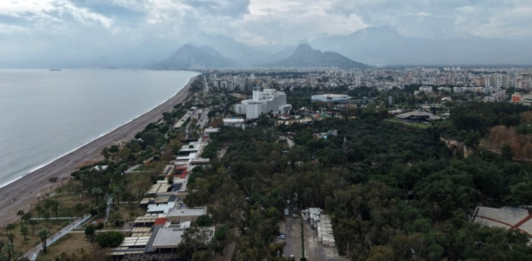 Milyarlarca dolarlık miras davasında 5 yıldızlı otellerin tapularının iptali istendi