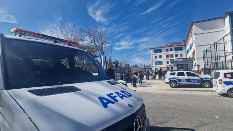 Diyarbakır’da okulda cıva paniği 14 öğrenci, zehirlenme şüphesi ile hastaneye kaldırıldı