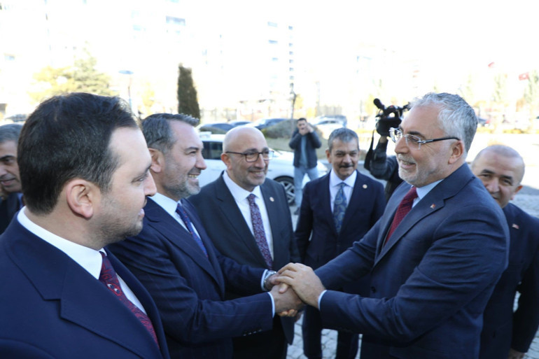 Bakan Işıkhan: Kadınlarda işsizlik oranı, 13 yılın en düşük seviyesinde