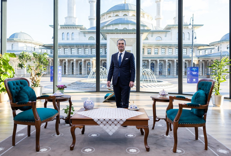 Herkesi ekran başına bekliyoruz