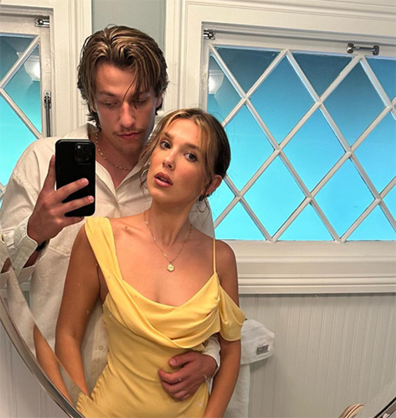 Aklına koyduğu her şeyi daha 22 yaşında elde etti... Kocası için, kızı için, güzel hayatı için... Şükretmekten başka yapacak iş kalmadı