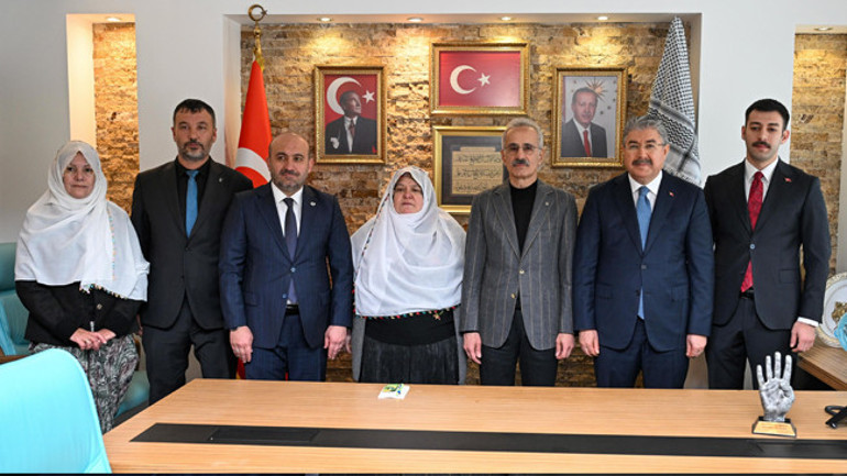 Bakan Uraloğlu, Eskişehir, Sakarıılıca, Mihalgazi yolu bitimi için tarih verdi