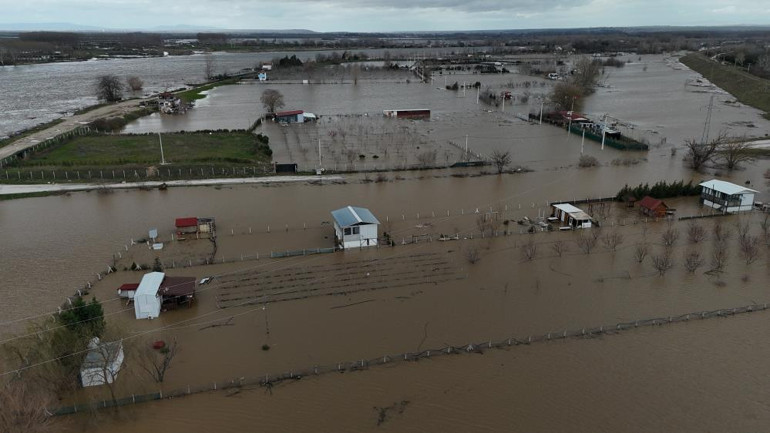Tunca ve Meriçte taşkın havadan görüntülendi