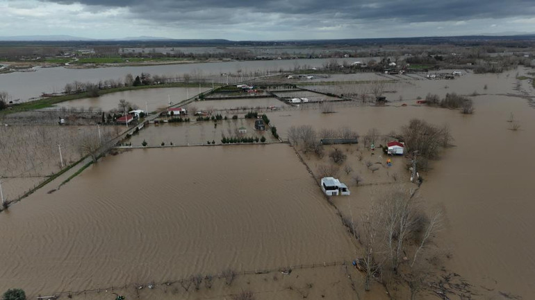 Tunca ve Meriçte taşkın havadan görüntülendi