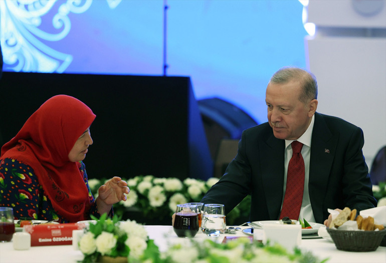 Son dakika... Cumhurbaşkanı Erdoğandan çiftçilere müjde: 2 yıl geri ödemesiz kredi, 150 bin küçükbaşı hayvan