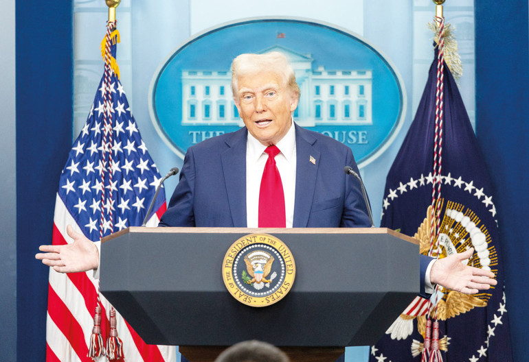 Yanındaki köpeğe acıdım