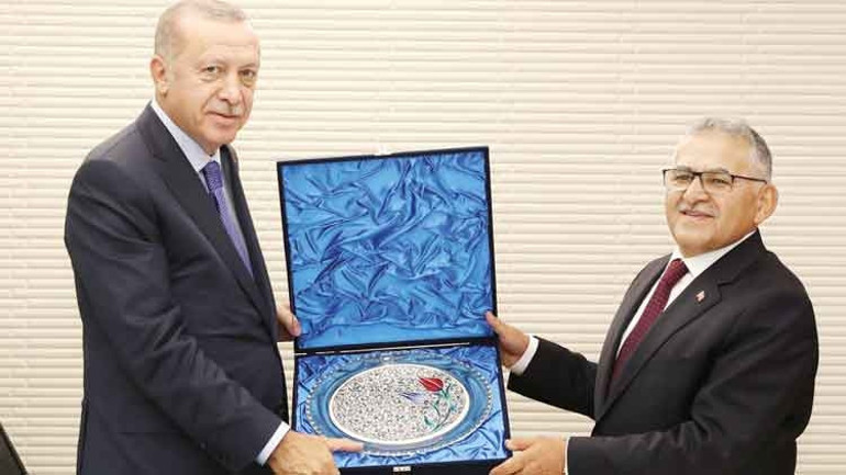 Kayseri’nin duayen Başkanı Memduh Büyükkılıç: Çocukken şımarmaya vaktimiz olmadı