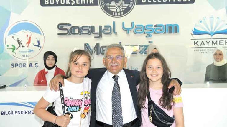 Kayseri’nin duayen Başkanı Memduh Büyükkılıç: Çocukken şımarmaya vaktimiz olmadı