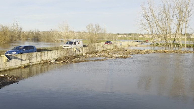Polisin uyarısına rağmen yoluna devam etti