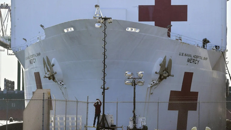 Hastane gemisi yola çıkıyor