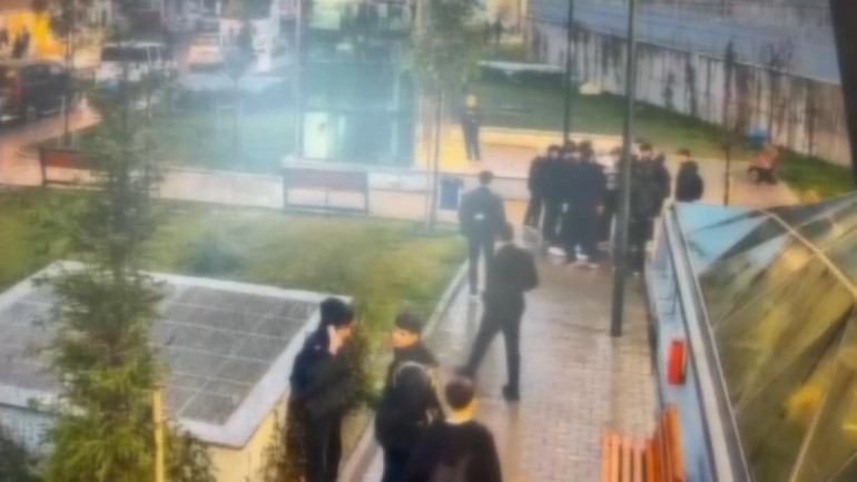  Aileye tehdit mesajları atan 3 kişiye gözaltı