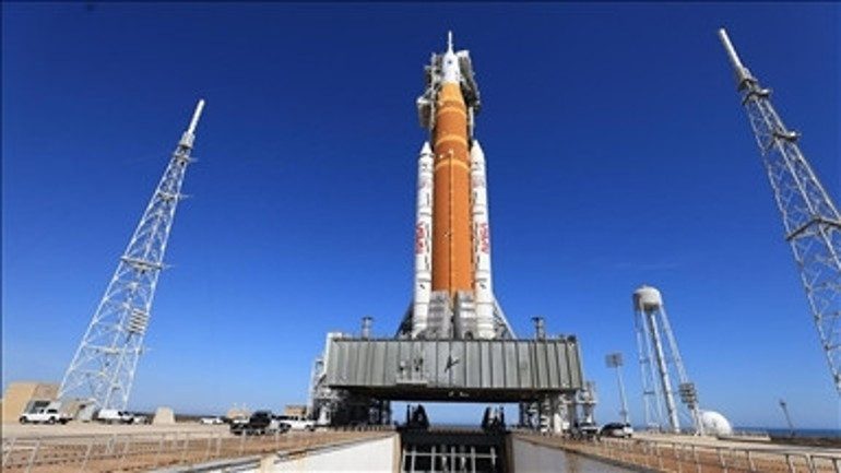 NASA, Aya dönüş programını erteledi