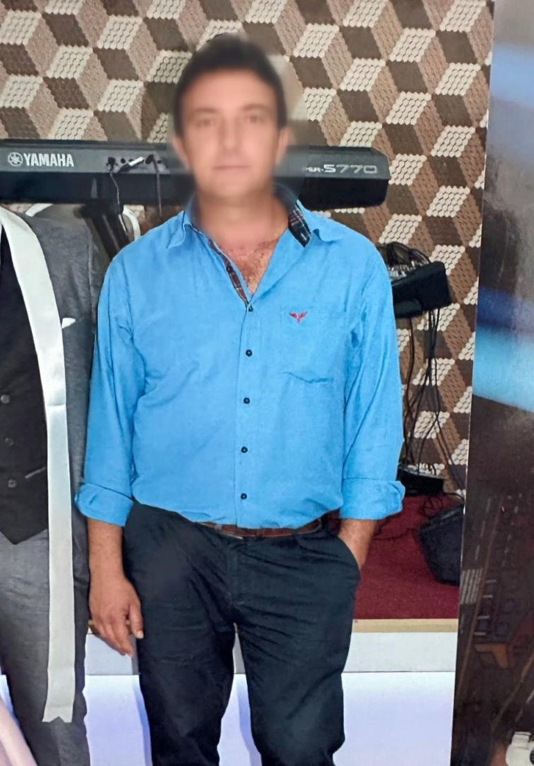 Çatalcada durakta gördüğü eşini başından silahla vurarak öldürdü