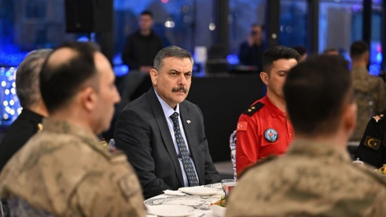 İşçişleri Bakanı Çiftçi, jandarma personeliyle bir araya geldi