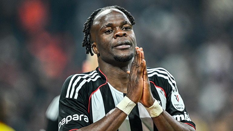 Nihat Kahveciden Beşiktaşın yıldızına övgü: Beş kişilik koşuyor