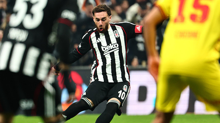 Nihat Kahveciden Beşiktaşın yıldızına övgü: Beş kişilik koşuyor