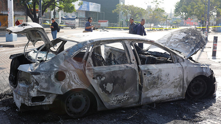 Patlama sesleri duyup soyunma odasına koştular, gerçek çok başka çıktı