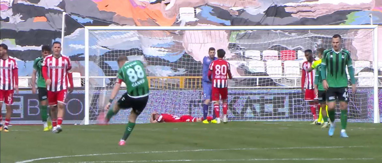 Caner Erkin yine kırmızı kart gördü Bu sezon şaşırtan rakam