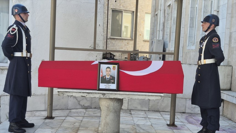 Kalp krizi sonucu hayatını kaybeden uzman çavuş son yolculuğuna uğurlandı