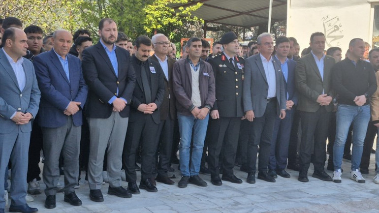 Kalp krizi sonucu hayatını kaybeden uzman çavuş son yolculuğuna uğurlandı