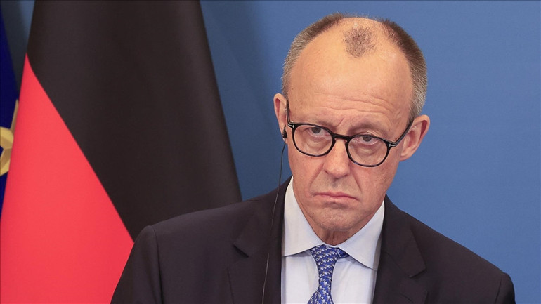 Almanya Başbakanı Merzi Pinokyoya benzeten emekliye soruşturma