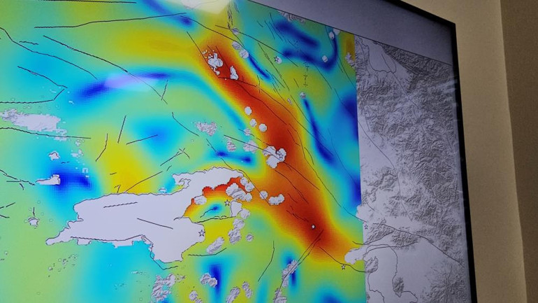  Büyük bir sismik hareketlilik tespit ettik