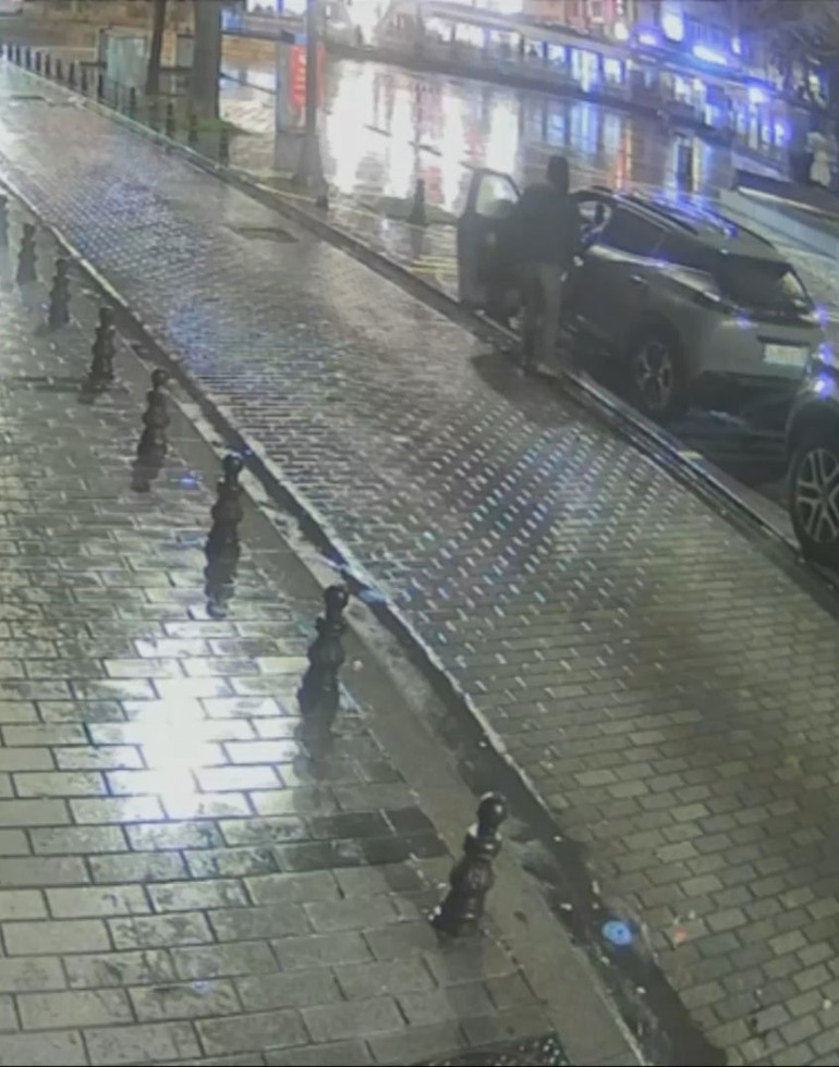 İstanbulda korkunç cinayet Çinli iş insanı elleri ve ayakları bağlı toprağa gömülü bulundu... Kaçırıldığı anlar kamerada