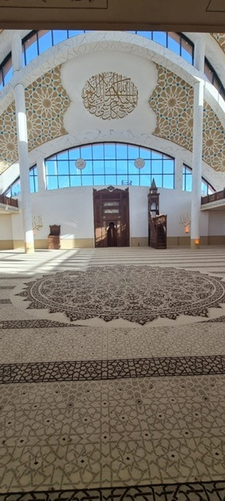 İzmir’de dev eser tamamlandı: Hacı Mustafa Tekinalp Cami açılış için gün sayıyor