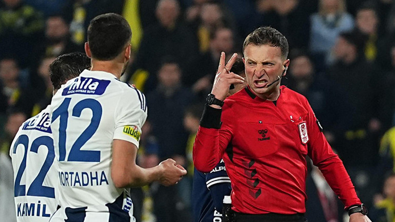 Fenerbahçeye Kasımpaşa beraberliği sonrasında usta yazarlardan eleştiriler: Ele geçen fırsat ancak böyle tepilir , Tedesconun ayarlarla aşırı oynaması ritim kaybettirdi , Hayal kırıklığının başkenti oldu