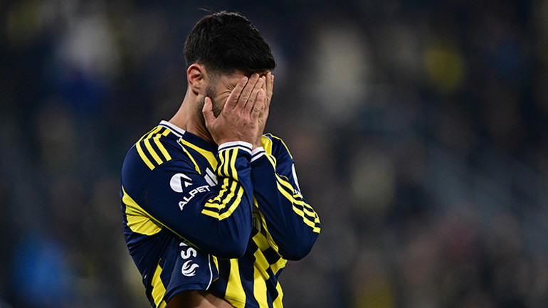 Fenerbahçeye Kasımpaşa beraberliği sonrasında usta yazarlardan eleştiriler: Ele geçen fırsat ancak böyle tepilir , Tedesconun ayarlarla aşırı oynaması ritim kaybettirdi , Hayal kırıklığının başkenti oldu